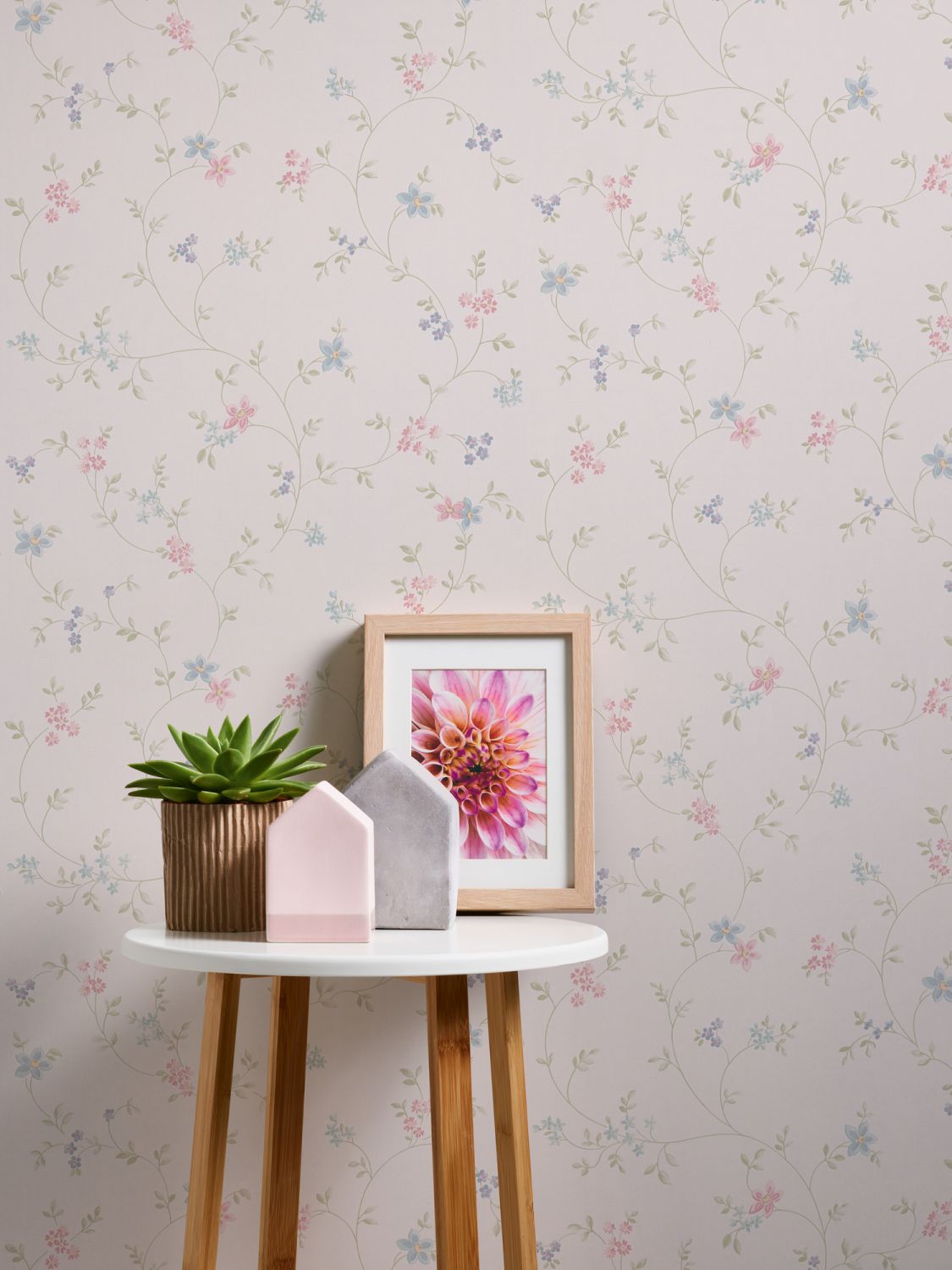 Livingwalls behang bloemmotief beige, roze en blauw - 53 cm x 10.05 m - AS-390712