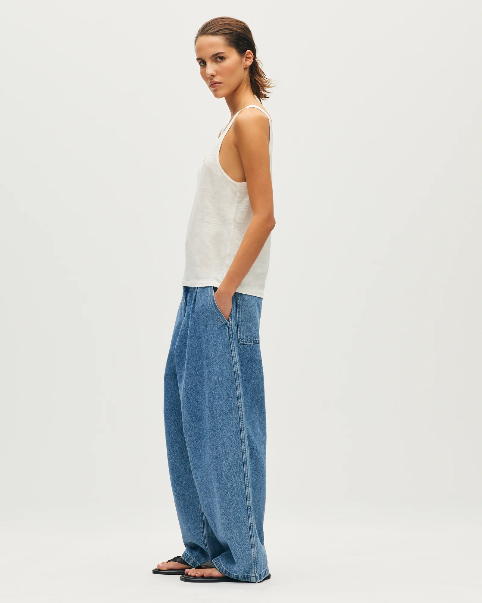 Débardeur à fines bretelles en lin