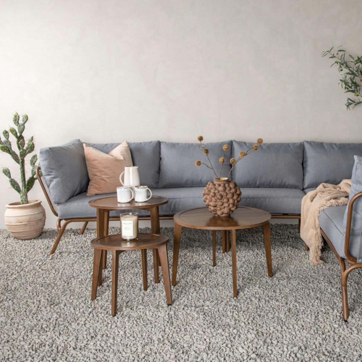 MEZZANO - Salon de jardin grand canapé d'angle + 3 tables basses marron