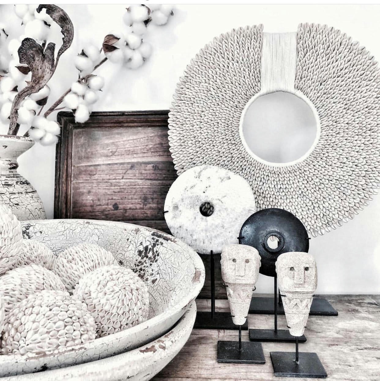 SUMBA - Statue en grès sur socle métallique