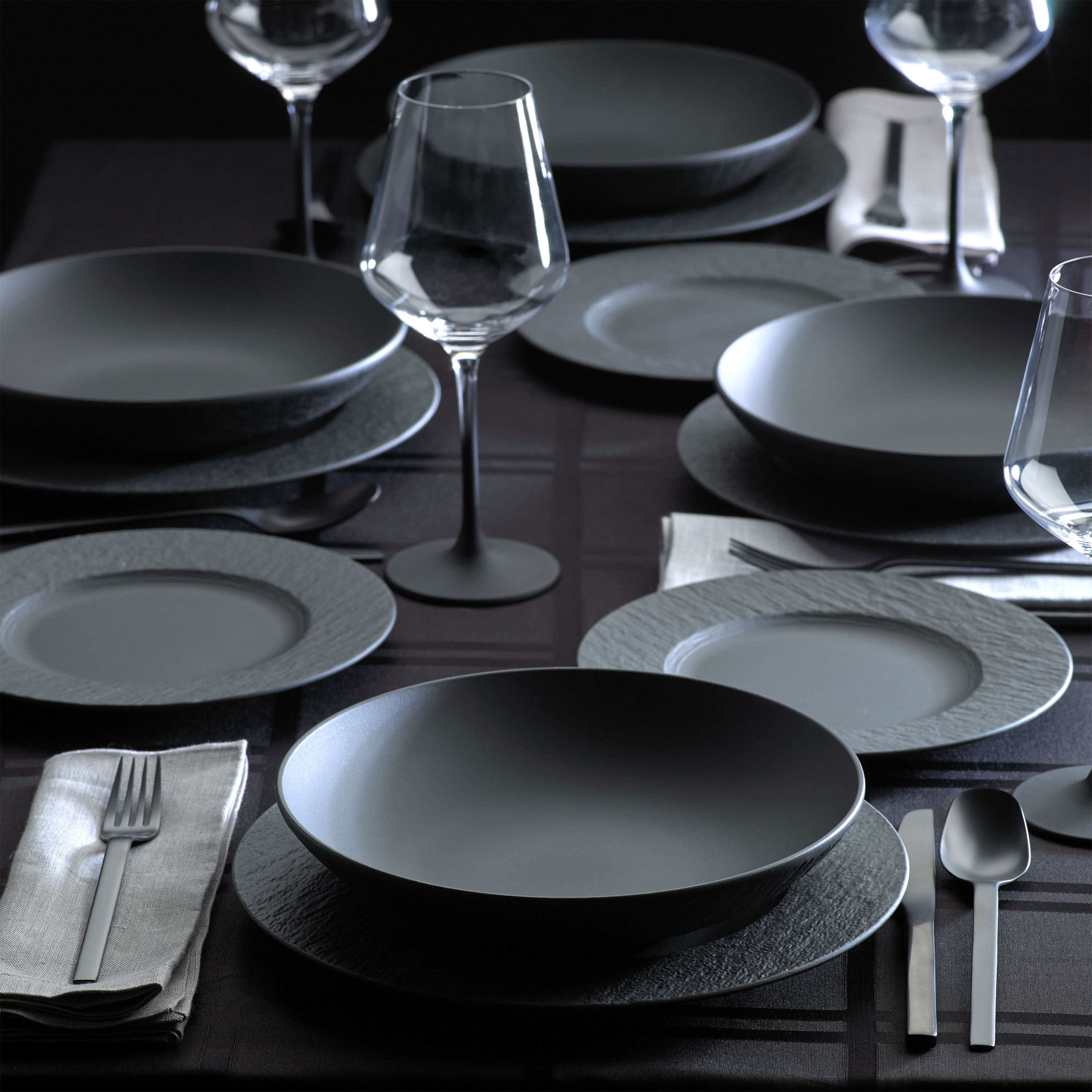 Manufacture Dinnerware set - Black, Premium Porcelain