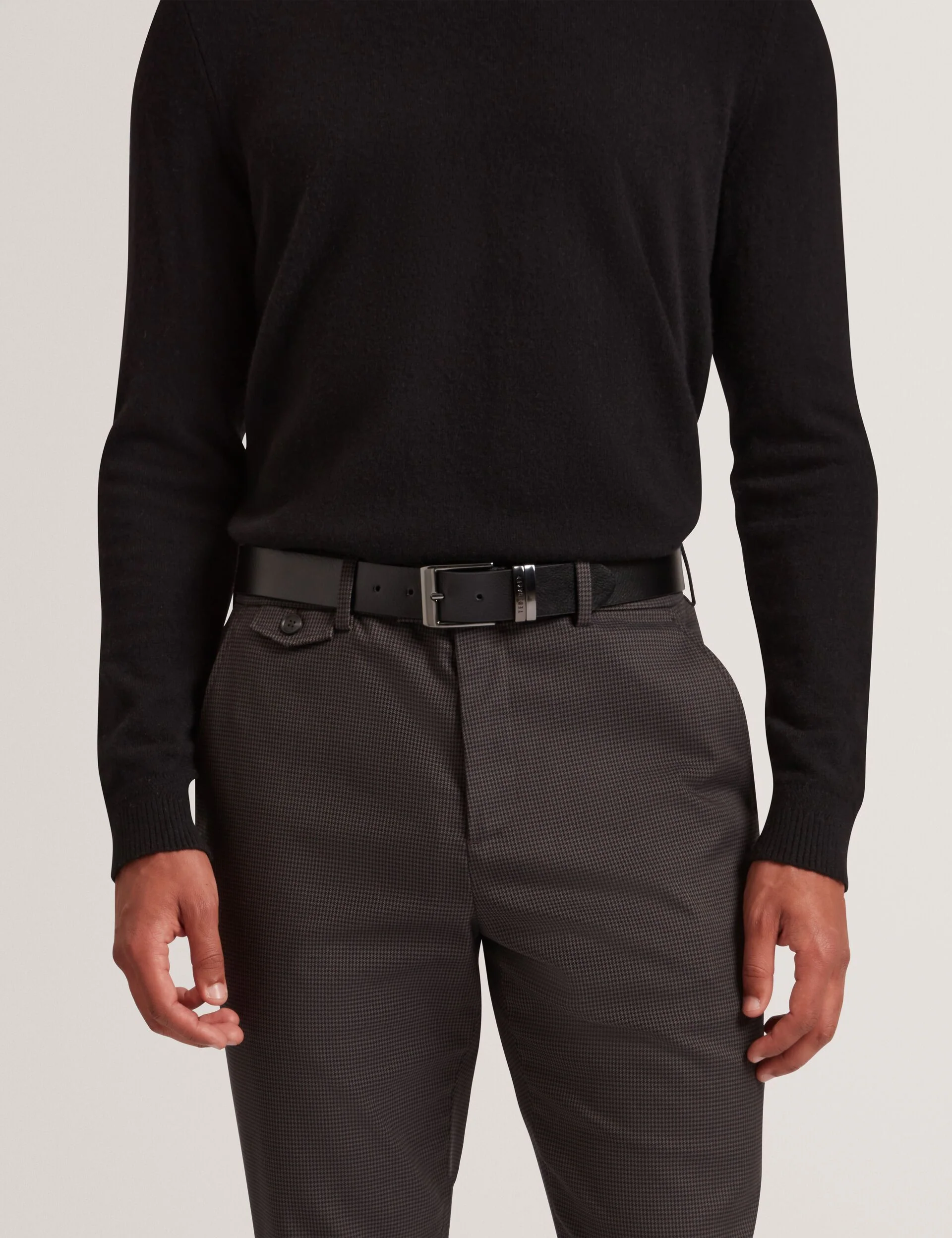 PEARSSE | BLACK