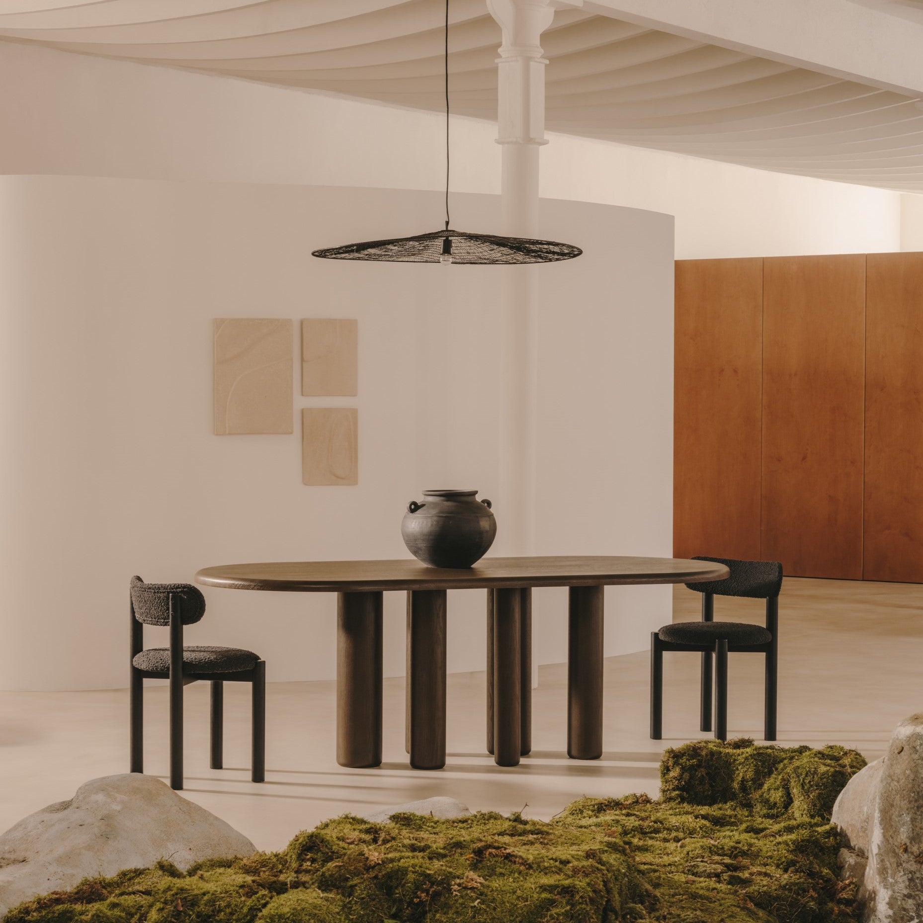 Kave Home - Ovale Mailen-tafel in essenfineer met donkere afwerking Ø