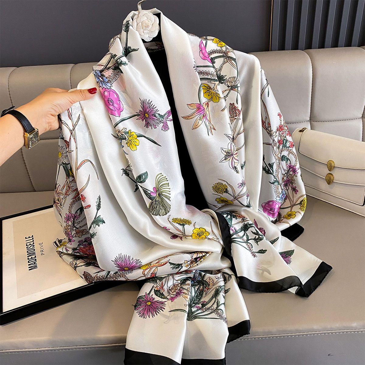 PEACH ACCESSORIES Spring Botanical Print Satin Feel Scarf