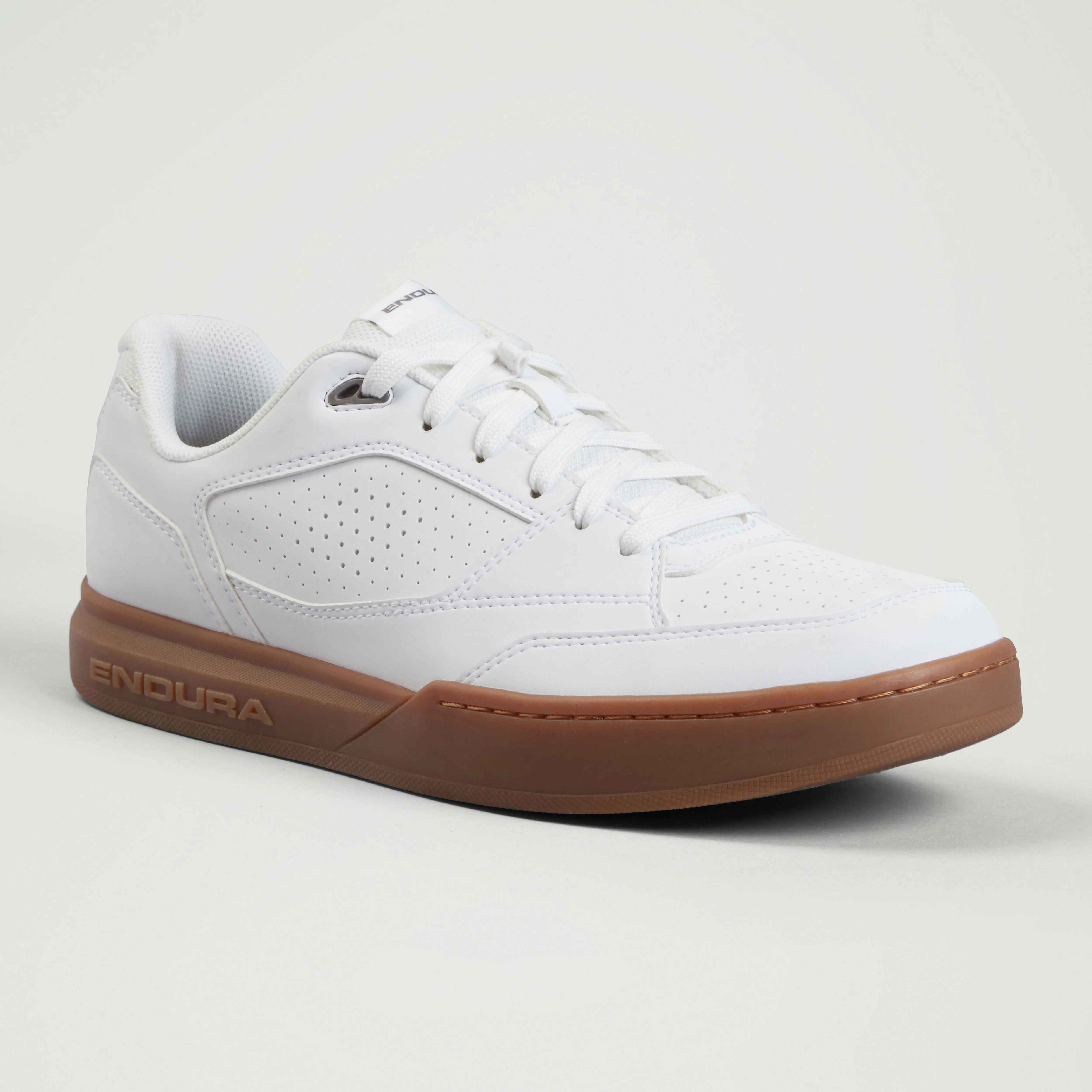 Hummvee Flat Shoes - White