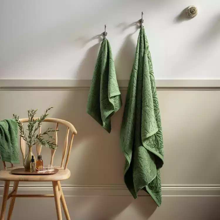 Habitat x Morris & Co. Acanthus Hand Towel - Green