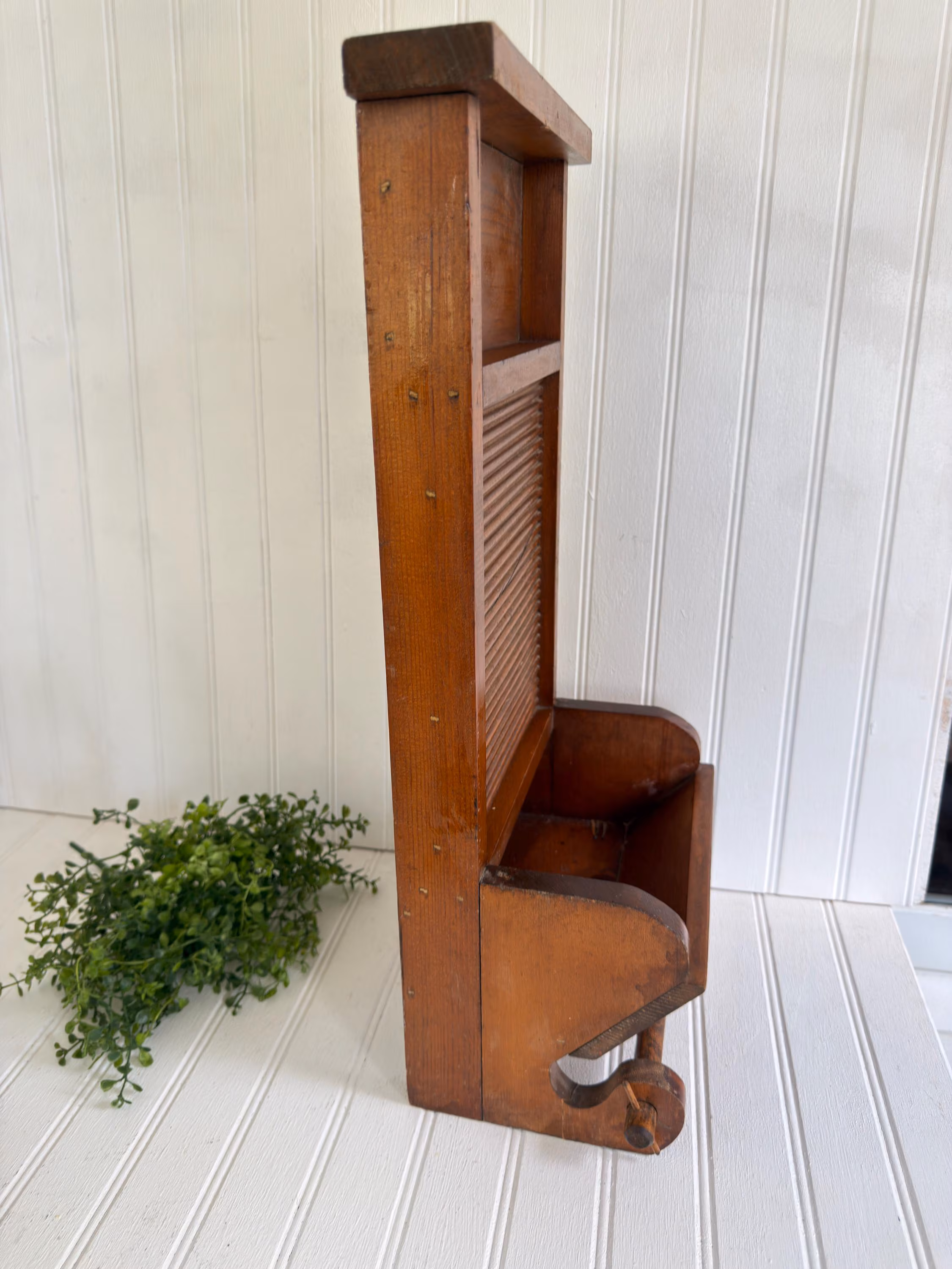 Vintage Solid Wood Wall-Mounted Organizer Shelf Washboard and Towel Rack