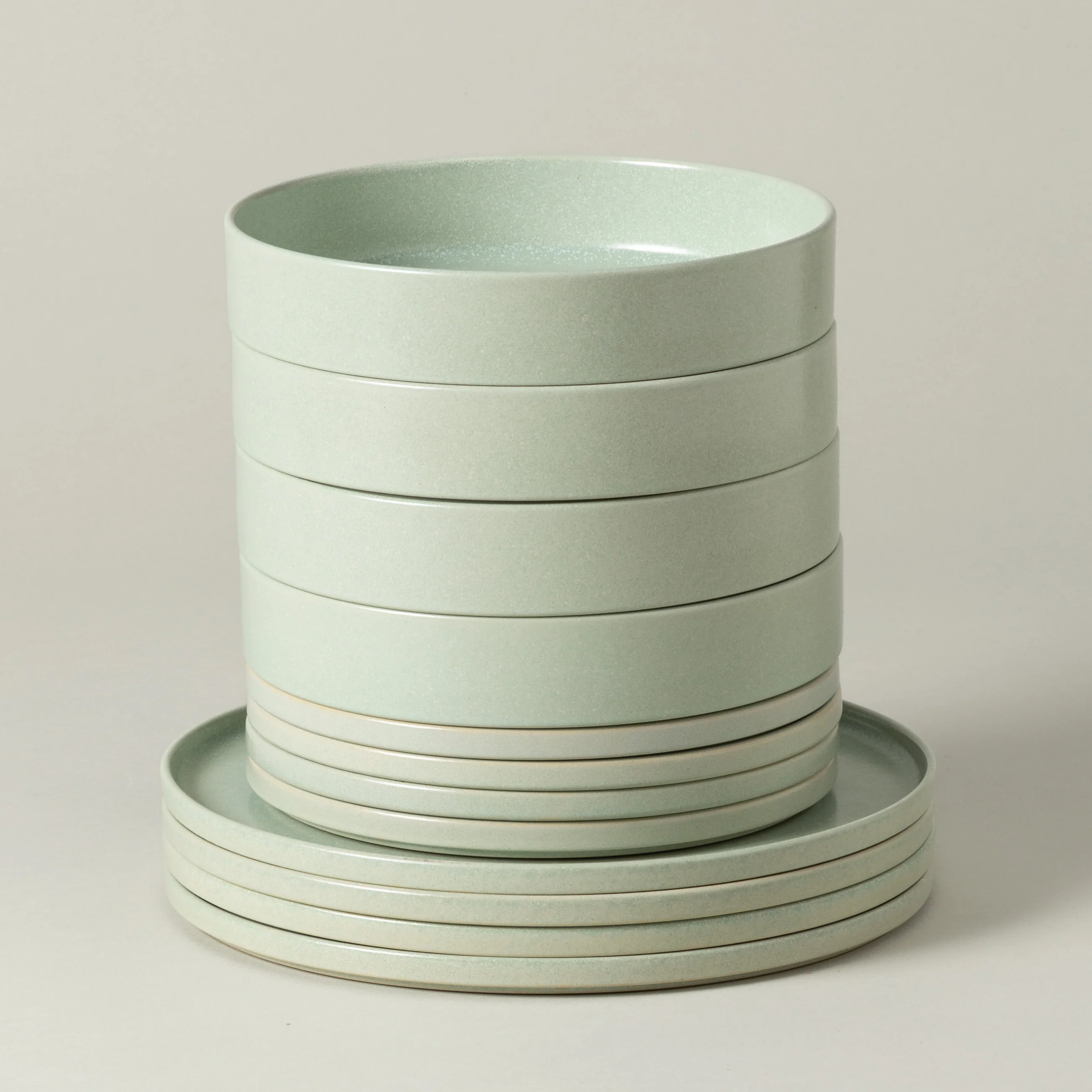 12-Piece Dinnerware Set with Soup/Pasta Bowl Redonda