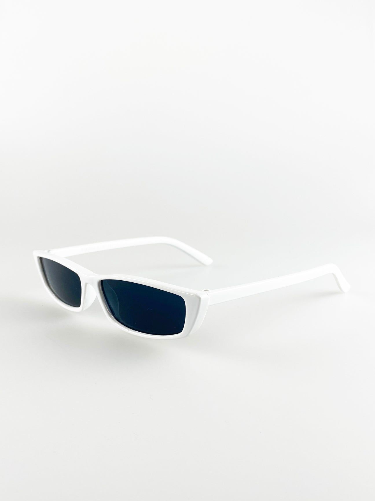 SVNX Retro Slim Cateye Sunglasses
