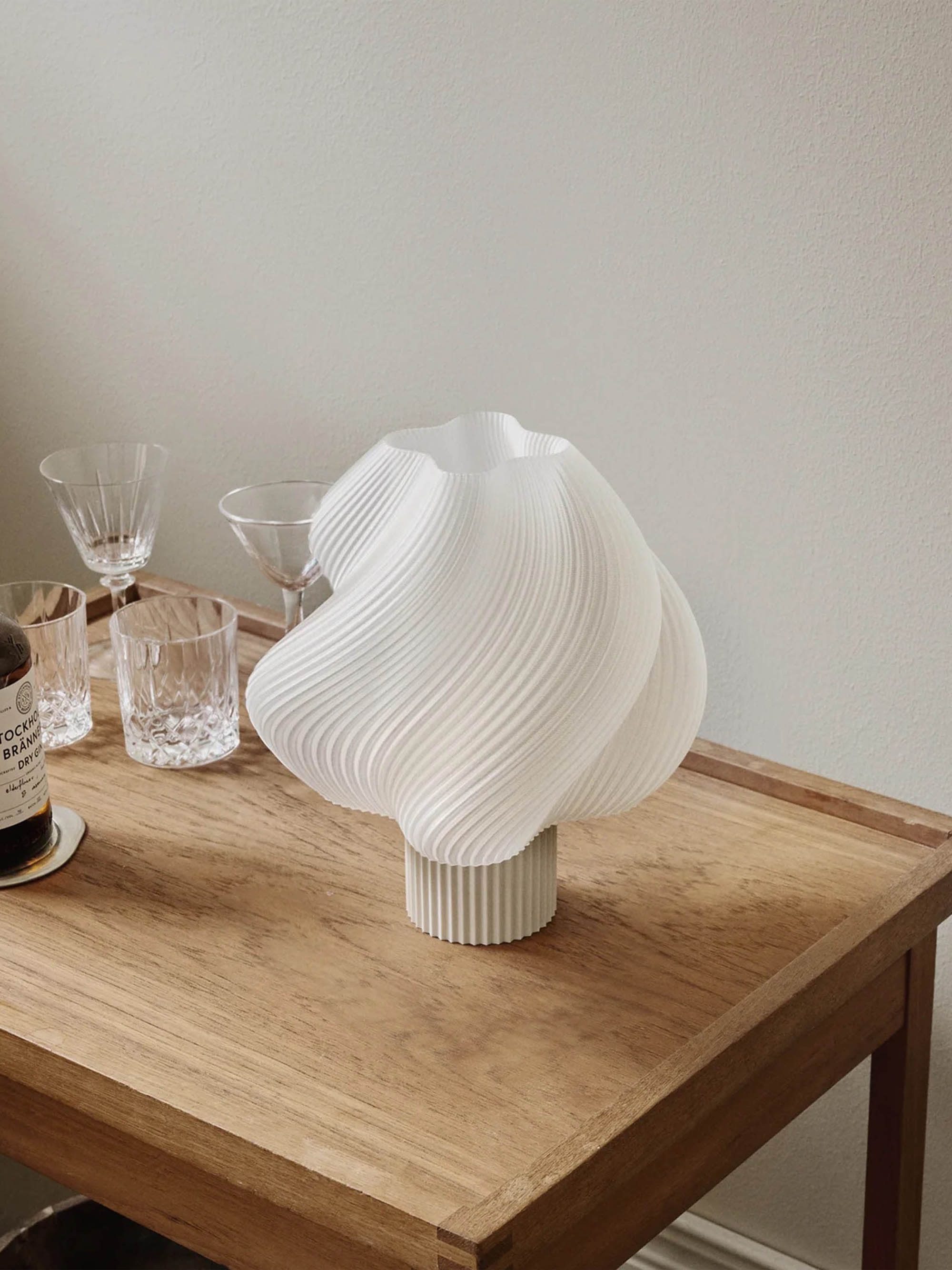 Dimmbare Tischlampe Soft Serve, in verschiedenen Größen