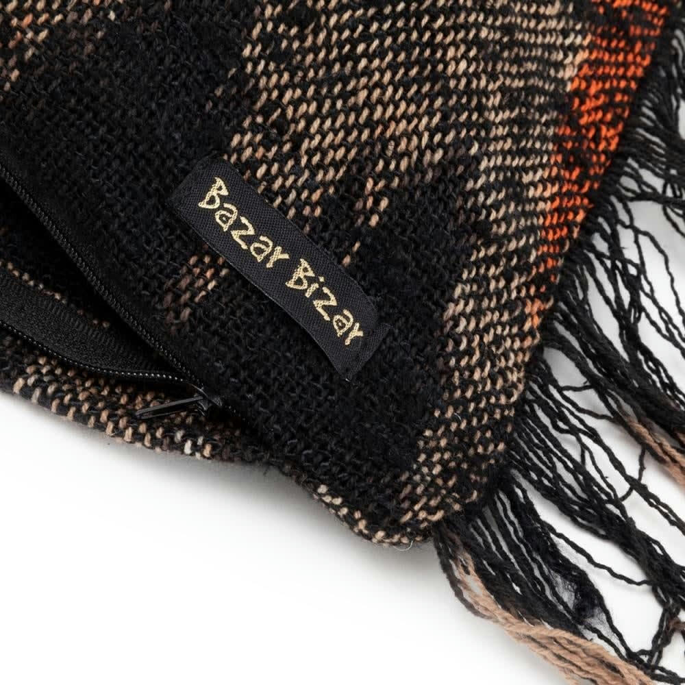 OH MY GEE - Coussin en coton noir orange 60x60