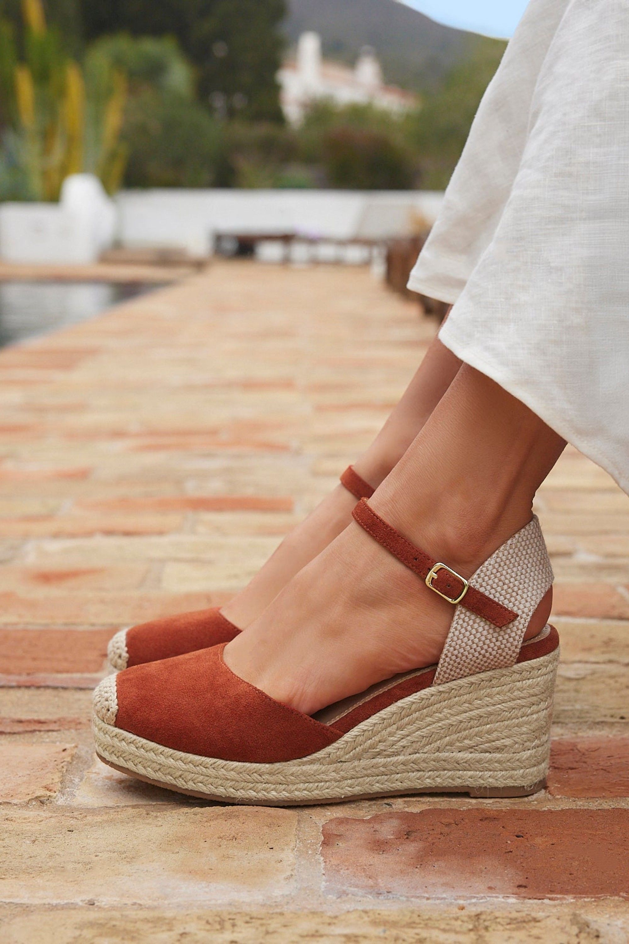 Linzi Present Rust Closed Toe Wedges
