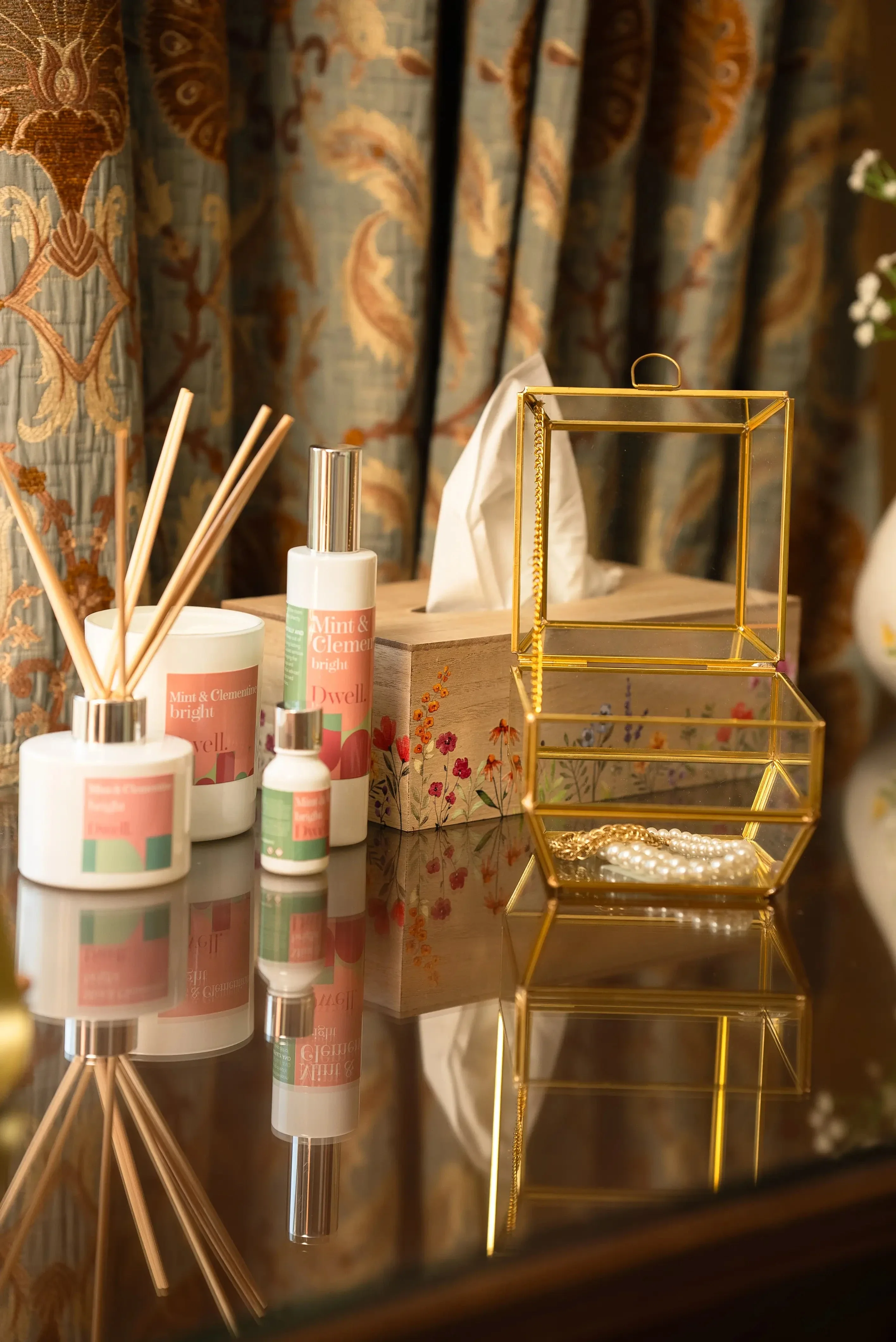 Bright Mint & Clementine Dwell Candle