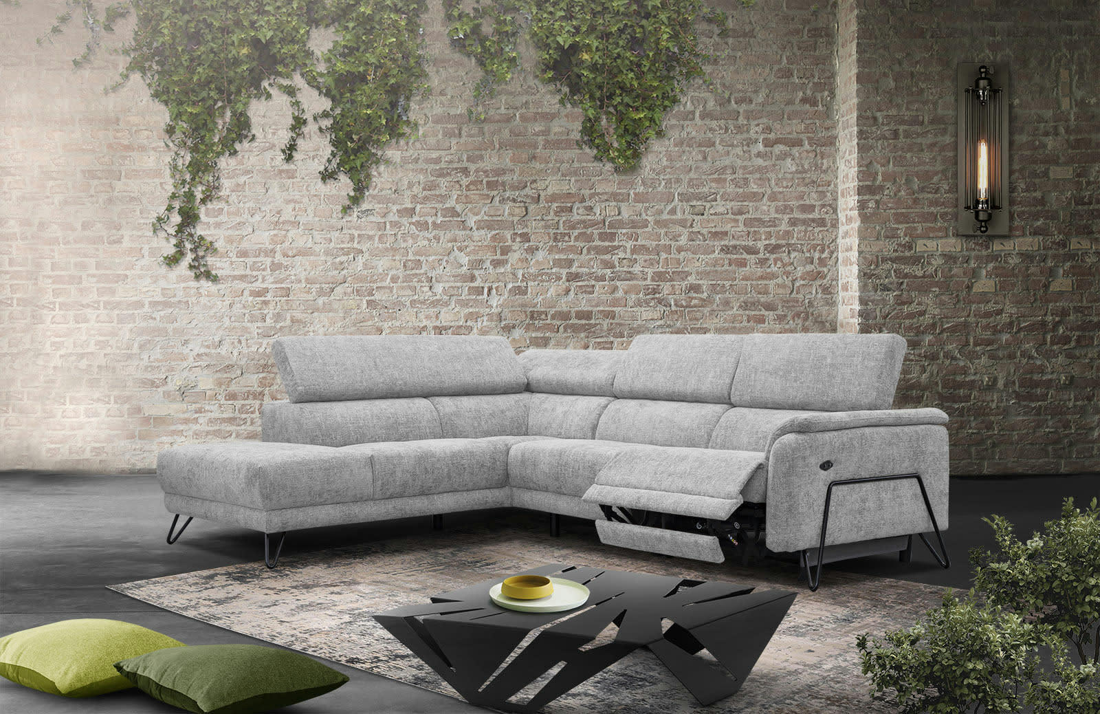 RODEN - Canapé d'angle gauche 5 places avec relax électrique tissu gris clair