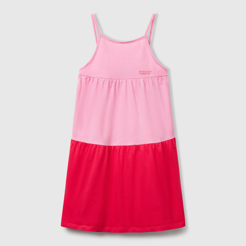 Loose dress with flounce