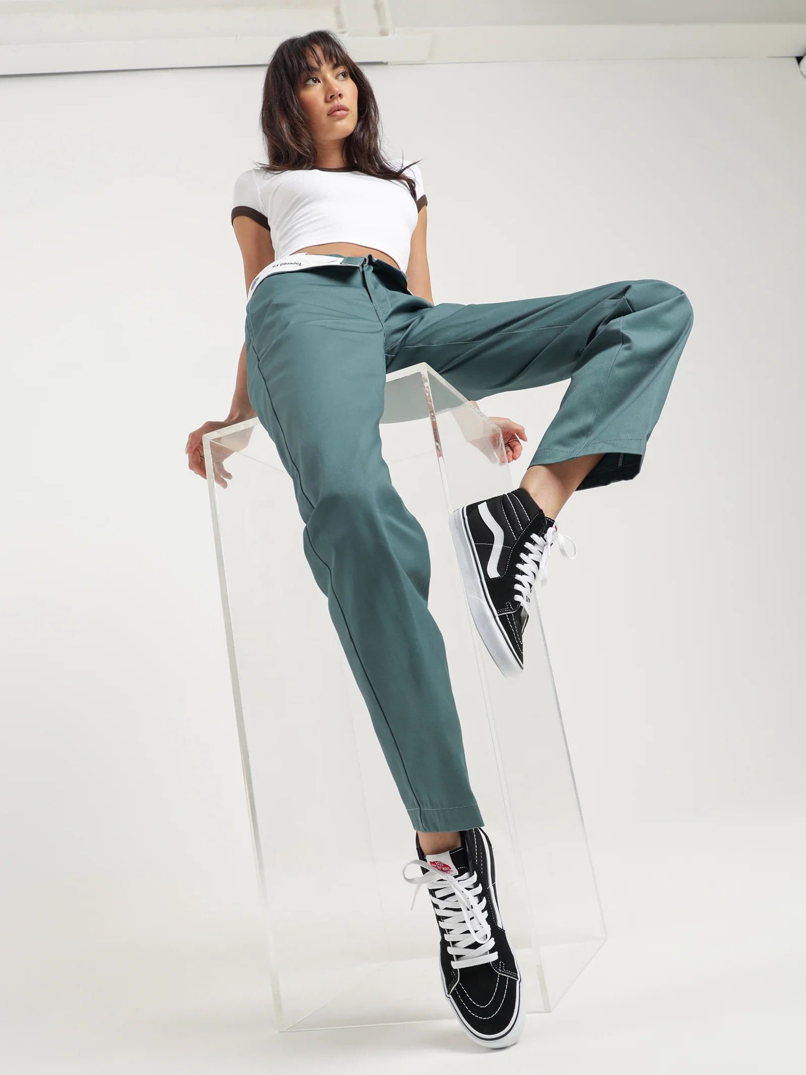 875 Tapered Fit Pants