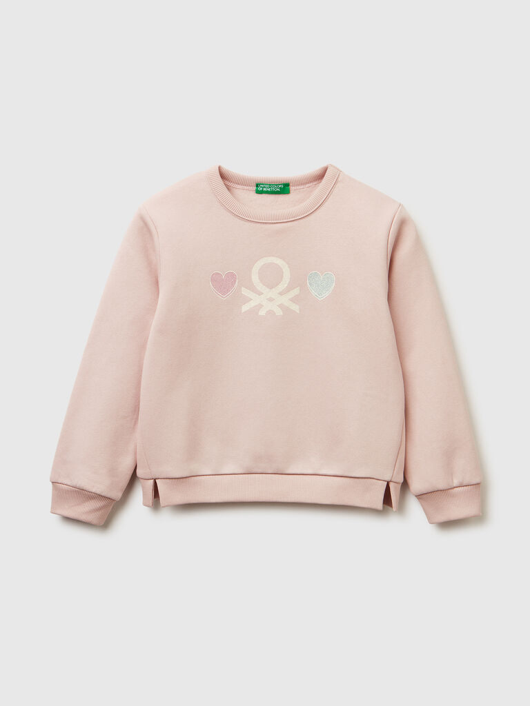 Pullover sweatshirt with glittery print