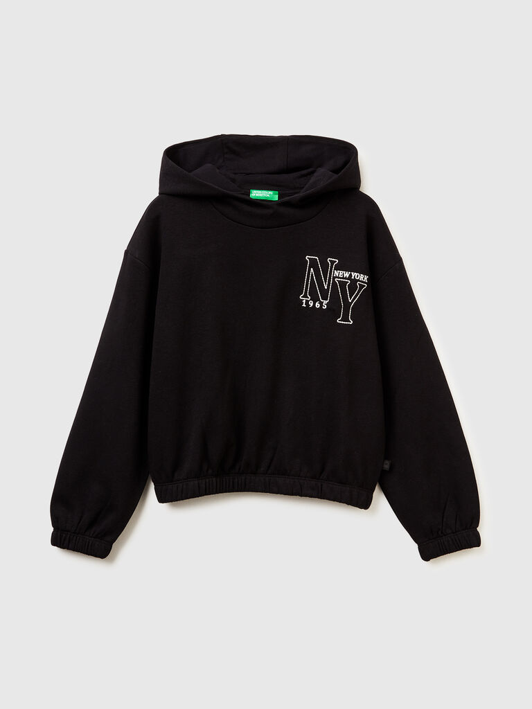 Warm sweatshirt with embroidery