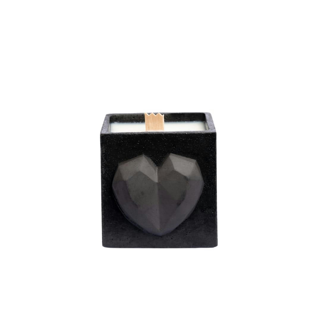 LOVE - Bougie en béton anthracite parfum fleur de coton