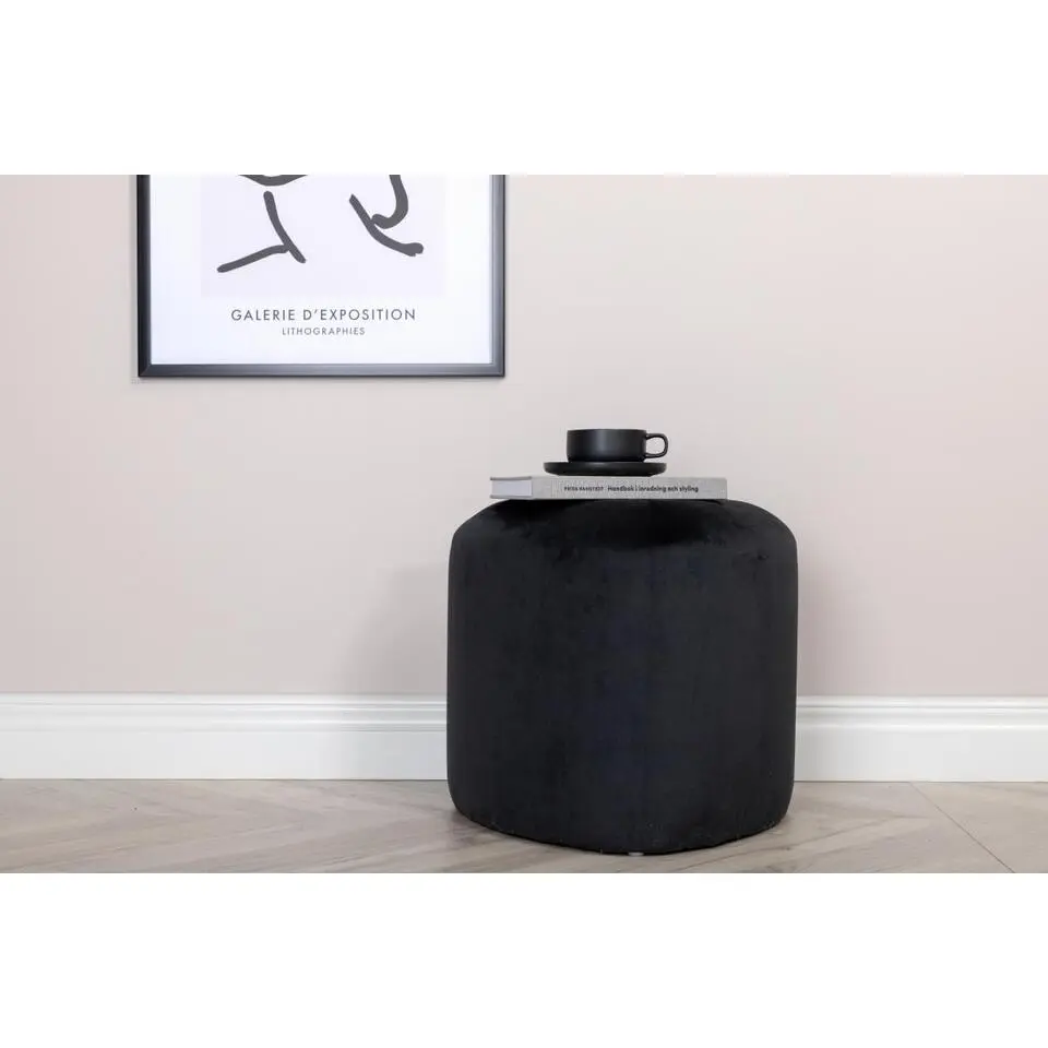 Svea - Troy poef - velvet - zwart