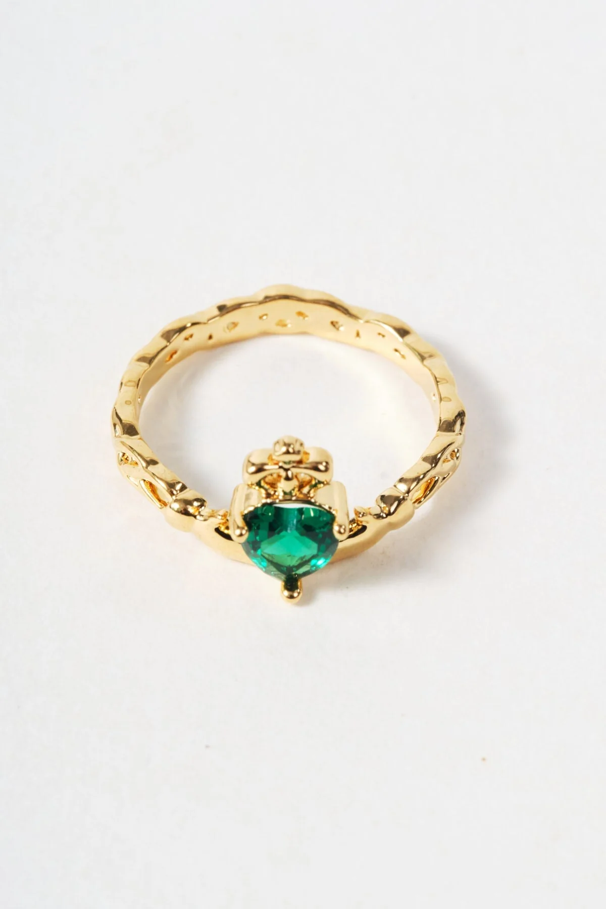 Emerald Stone Claddagh Ring - Size 8.5