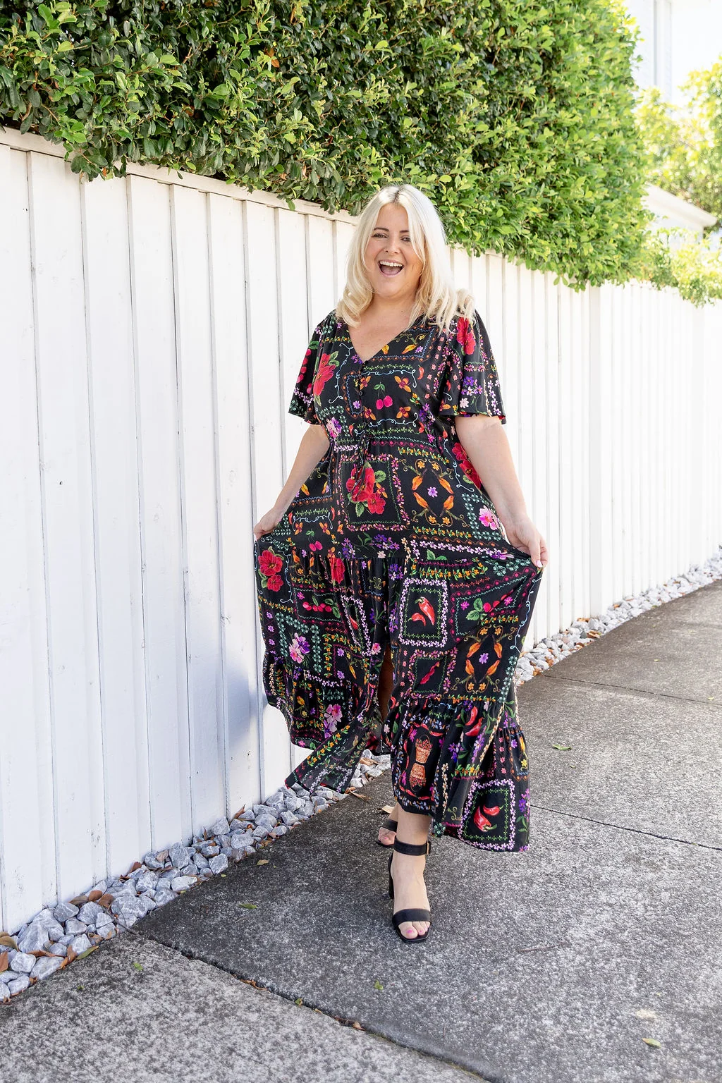 Bonnie Maxi Dress in Sweet Bee