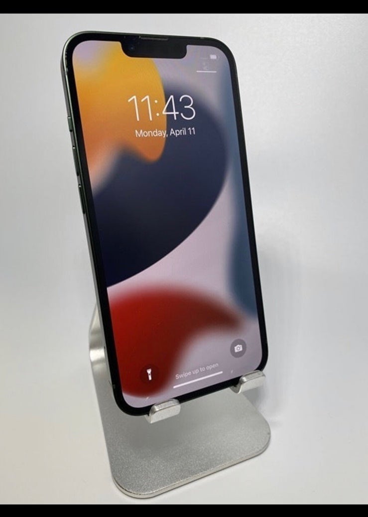 Apple iPhone 13 128 GB UNLOCKED in Green (LIKE NEW)