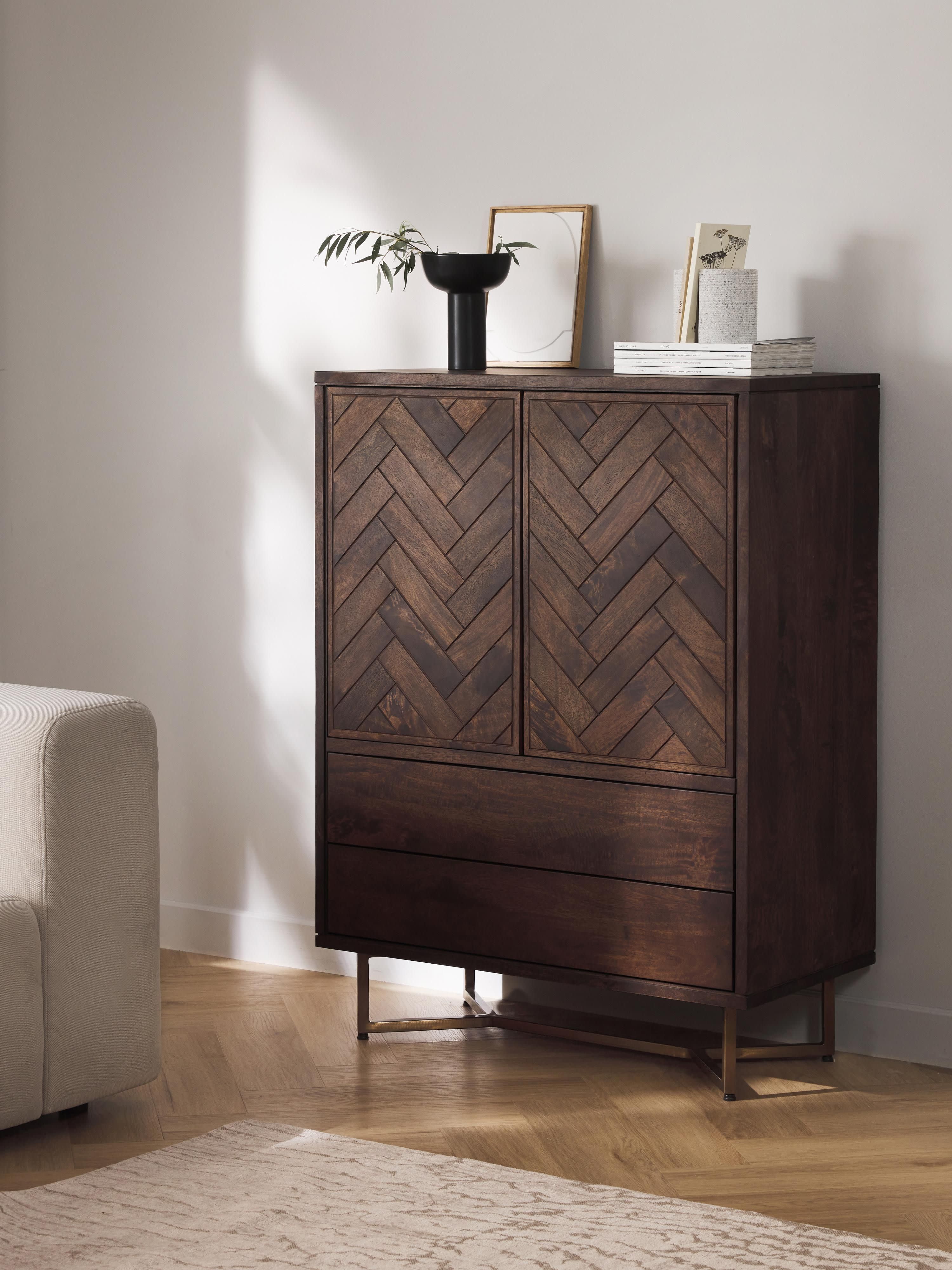 Highboard Luca aus Mangoholz mit Fischgrät-Muster