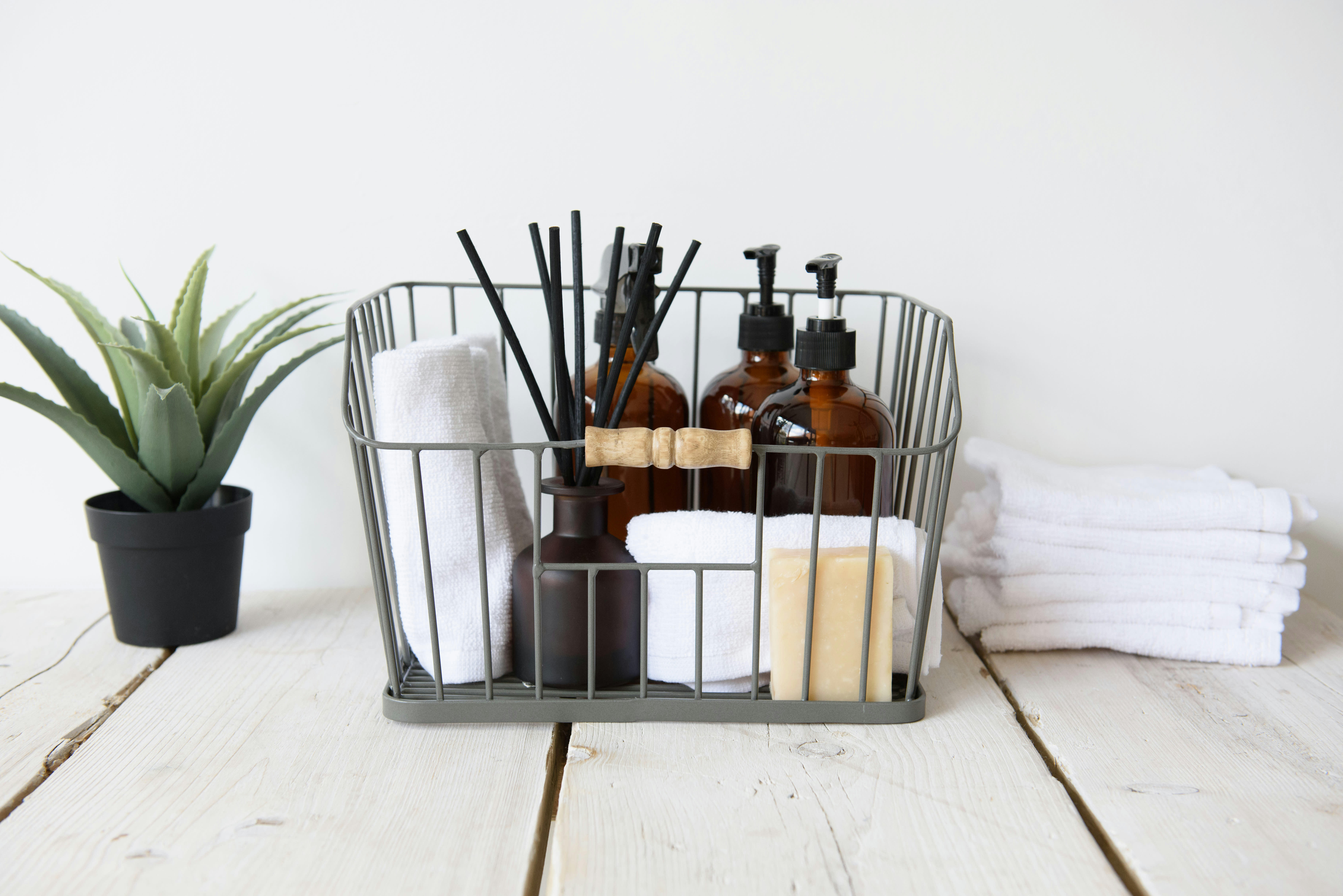 - Panier de rangement polyvalent en grille métallique gris