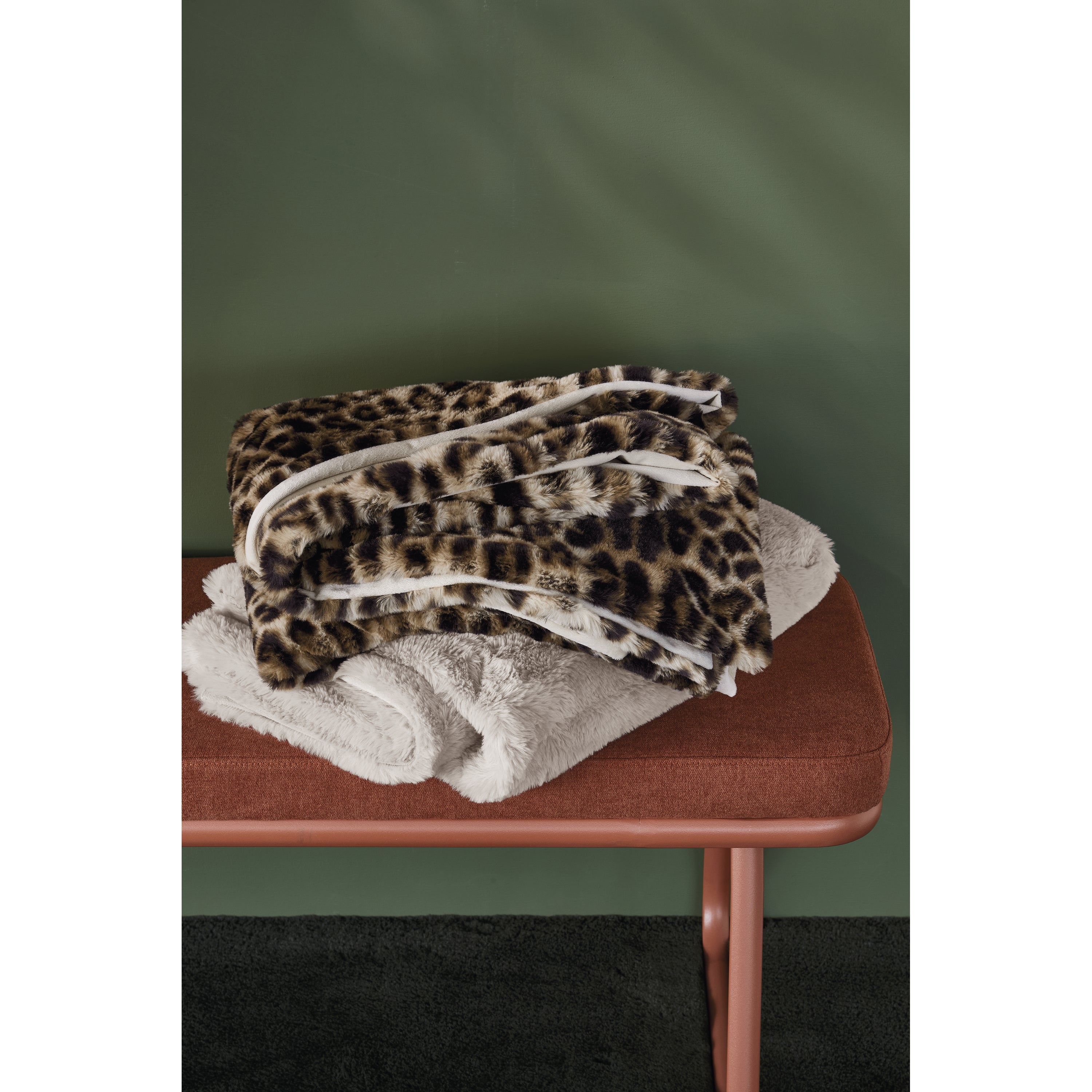 KAAT Amsterdam Fluffy Plaid 130 x 170 cm - Zand