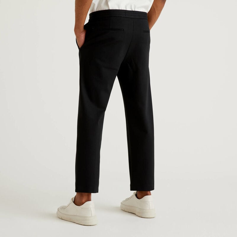 Trousers with drawstring