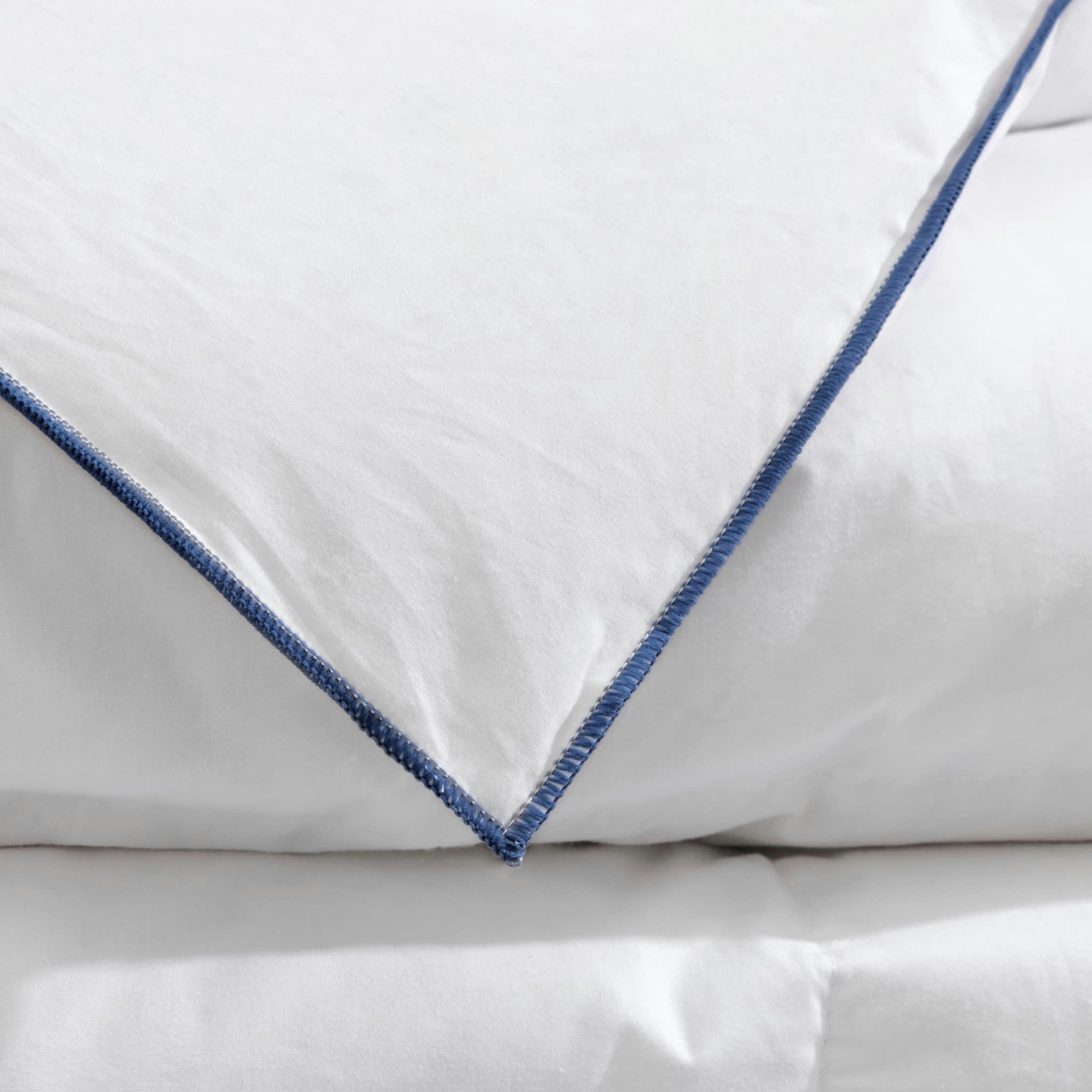 - Couette prestige 70% duvet de canard 260x240