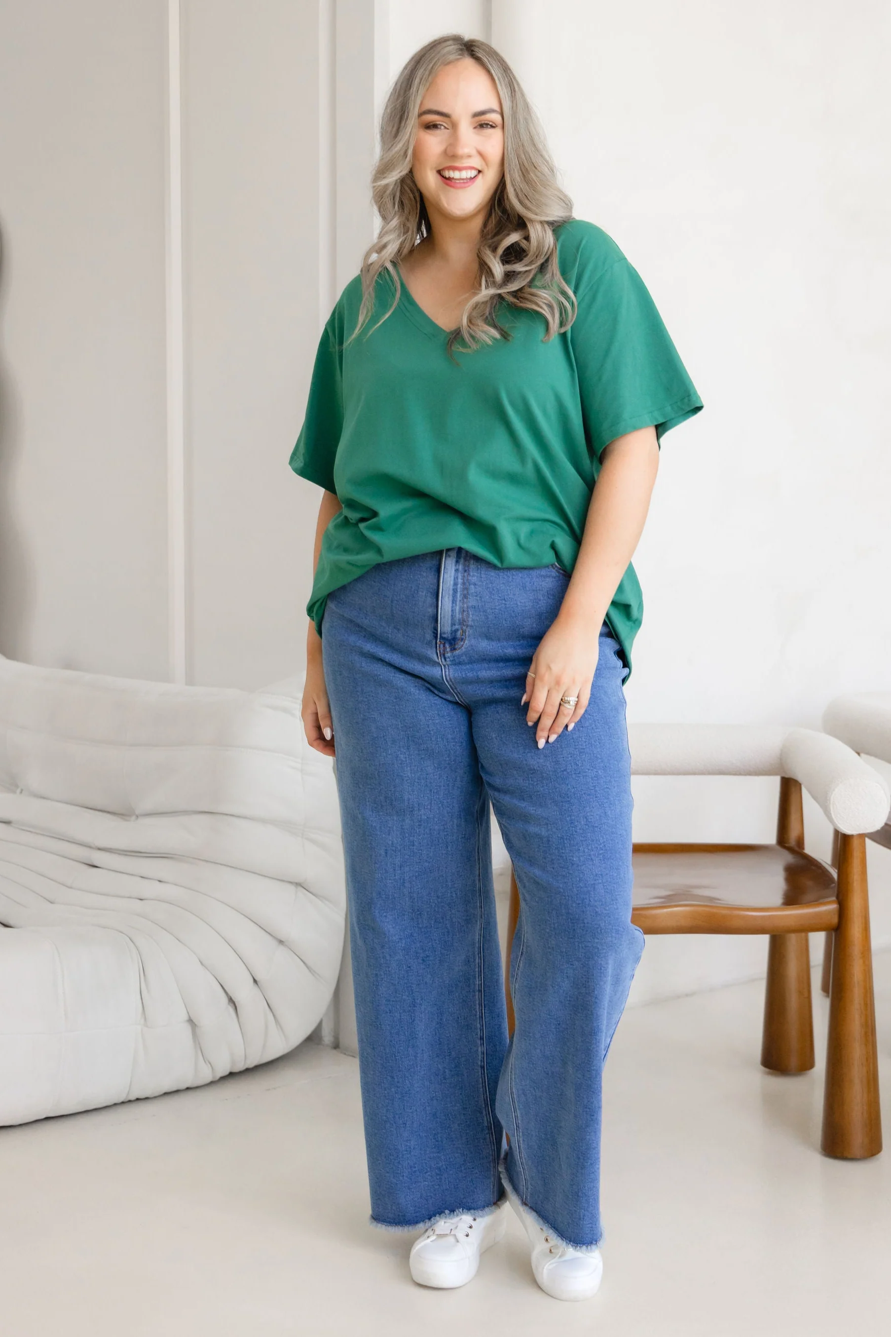 Relaxed V-Neck Tee in Emerald