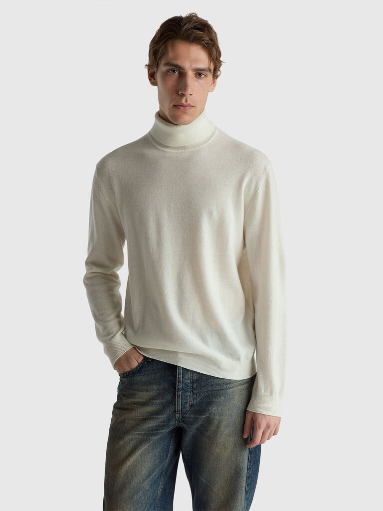 Cream turtleneck in pure Merino wool