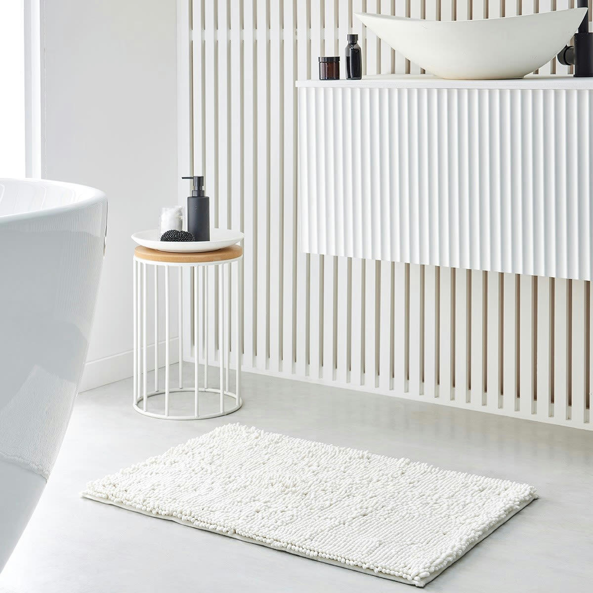 ESSENTIAL - Tapis de bain mèche uni en Polyester Blanc 50x80 cm