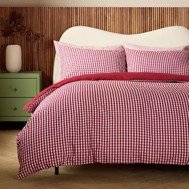 Habitat Gingham Seersucker Burgundy Bedding Set - Single