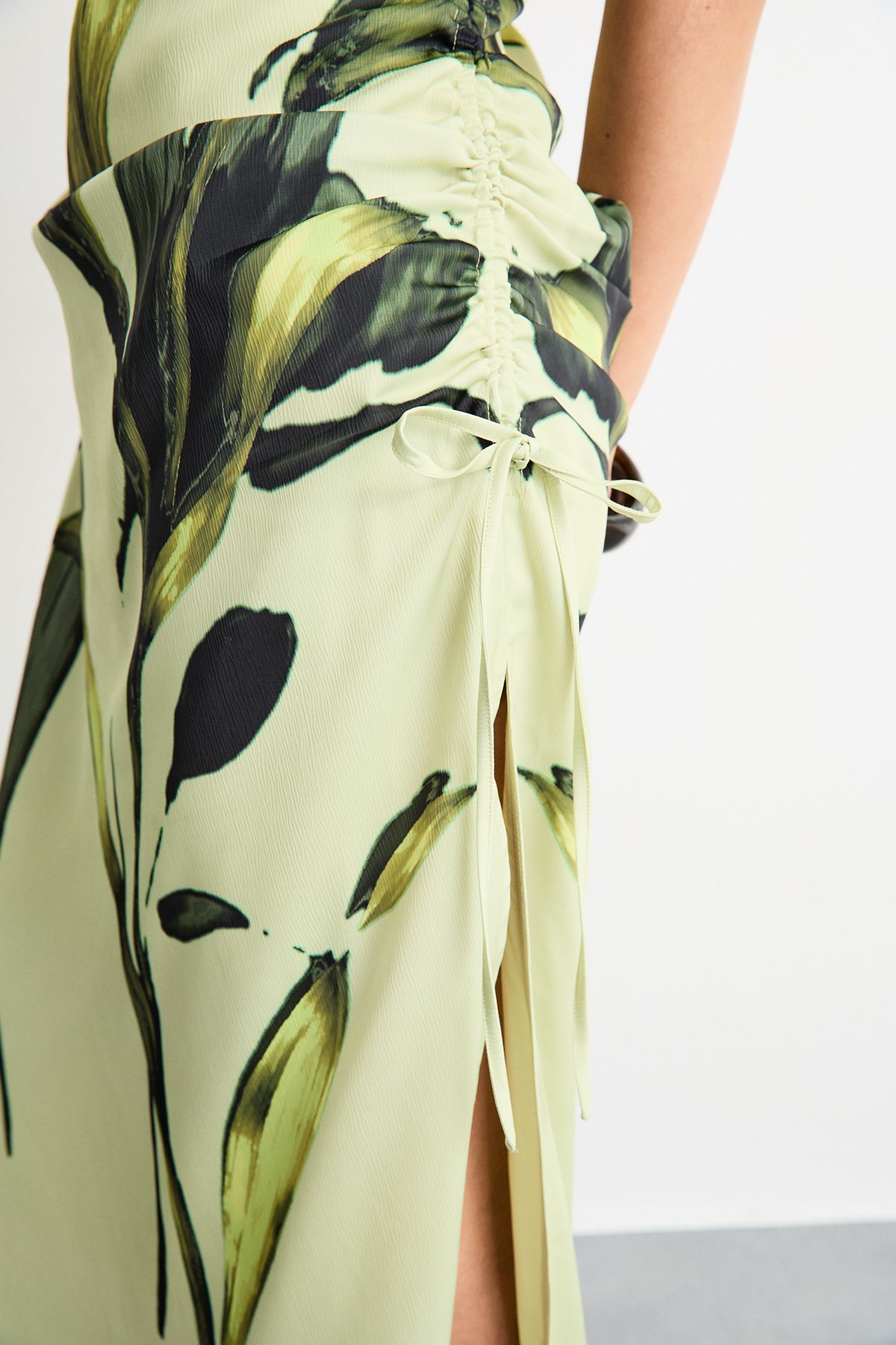 Warehouse Placement Print Crinkle Satin Ruched Midi Dress