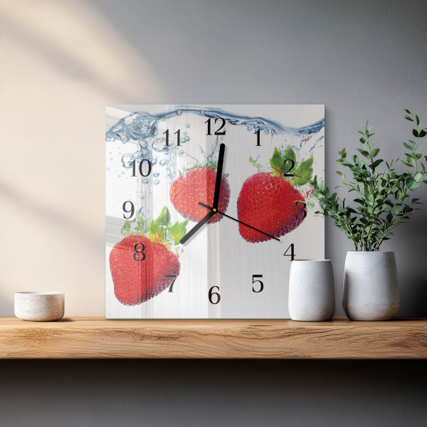 Nowoczesny zegar 30x30 Truskawki design na ścianę
