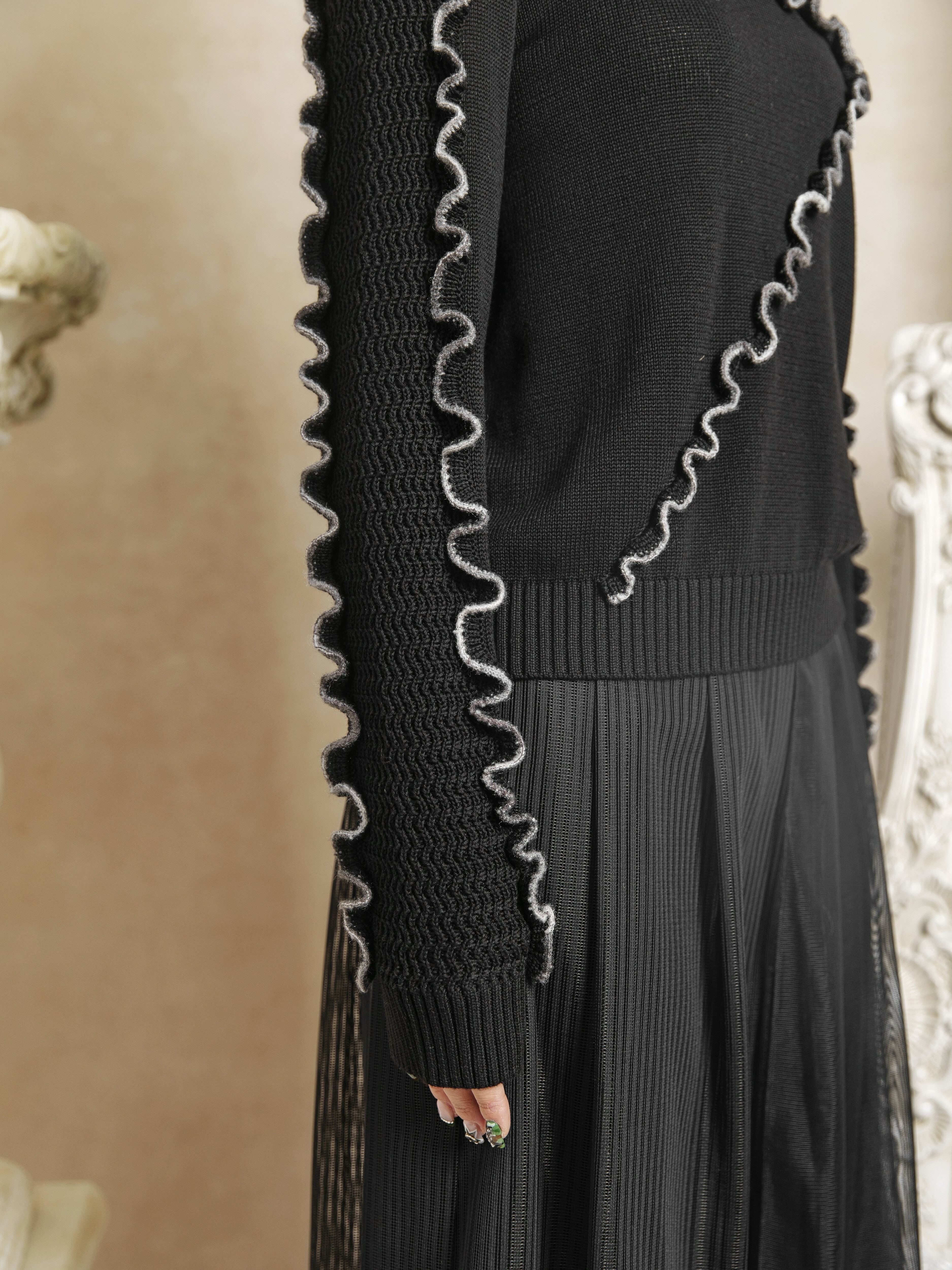 Contrast Babylock Sweater - 246E