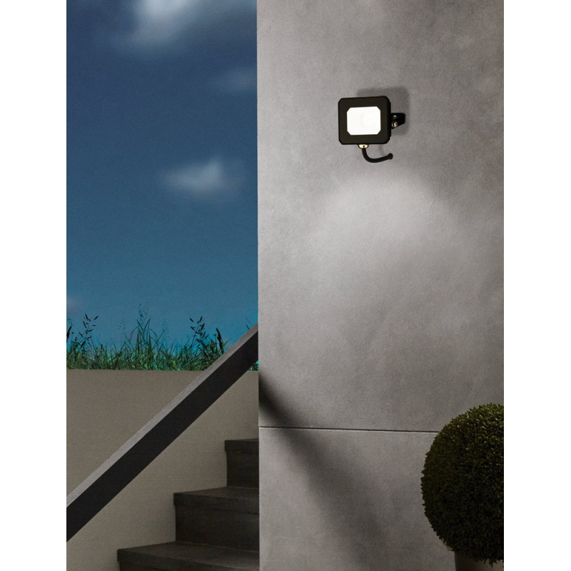 Projecteur extérieur LED Risacca noir 850 lm 10 W EGLO