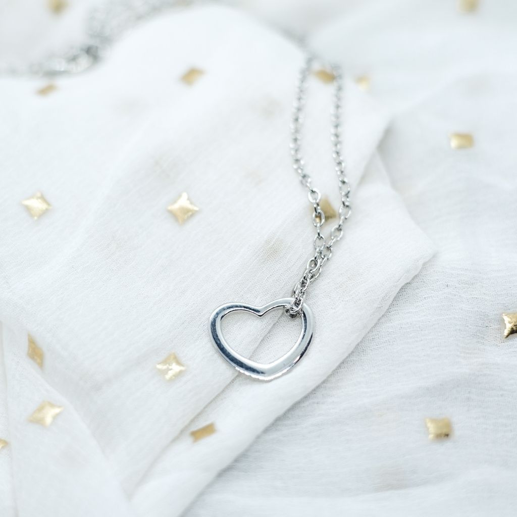 The Colourful Aura Hollow Heart Minimalist Dainty Silver Necklace