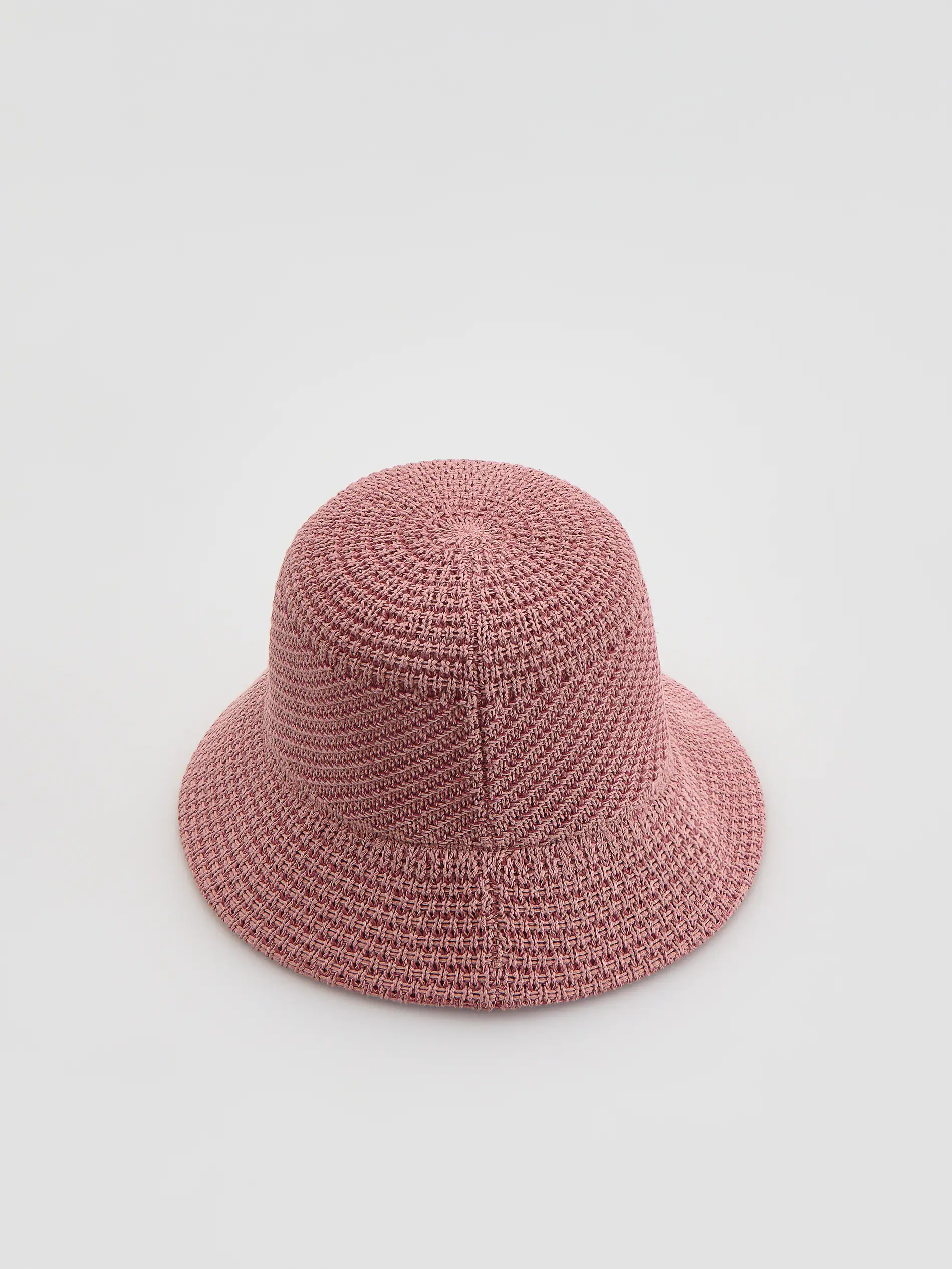 Pleciony kapelusz bucket