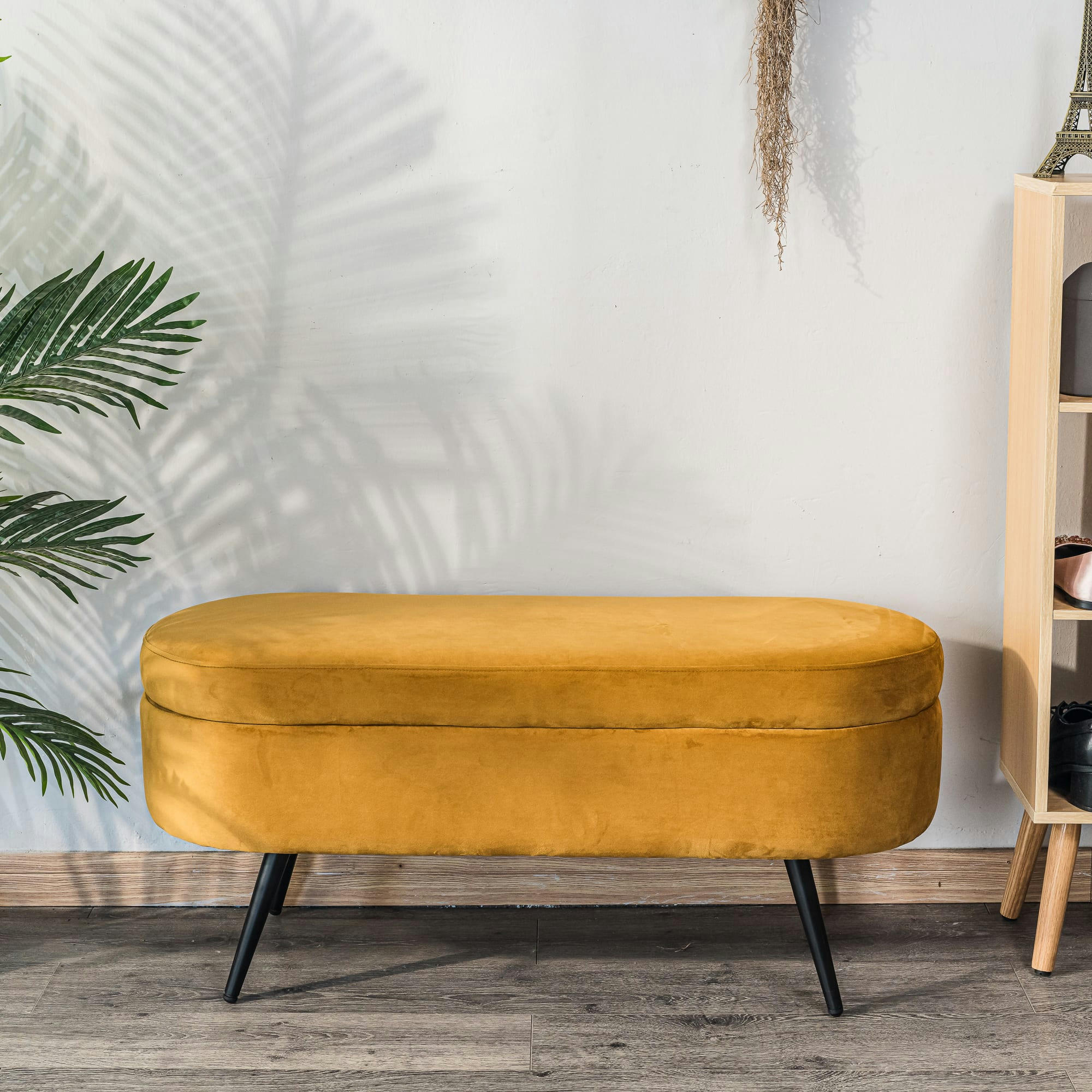 - Banc en métal et velours jaune moutarde