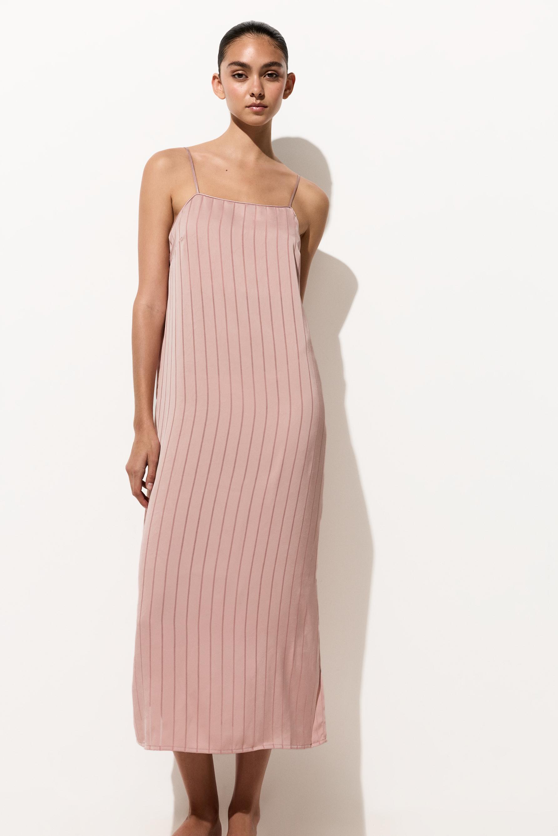 Camisón de tirantes satinado