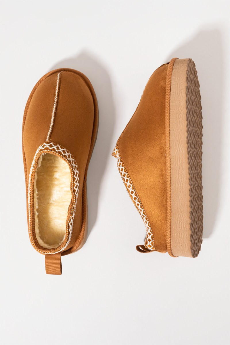 Zoe Embroidered Platform Slipper
