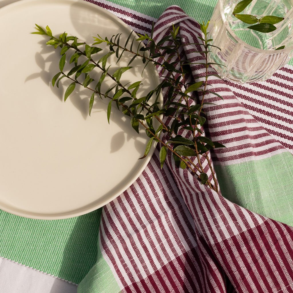 Conjunto de dois Guardanapos de Algodão Riscas Violeta e Verde 45x45 KERALA