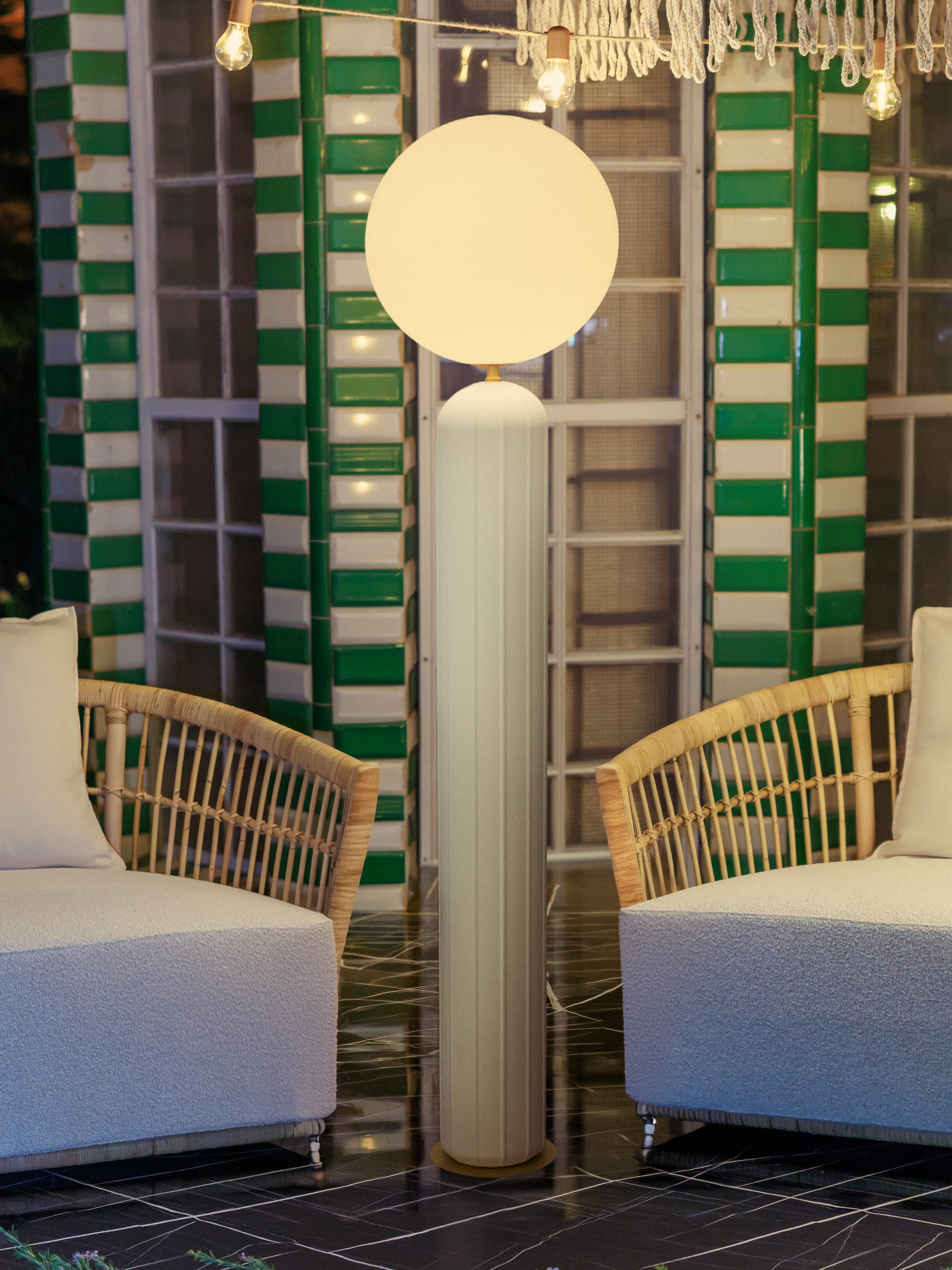 Outdoor-LED-Stehlampe Monica, dimmbar