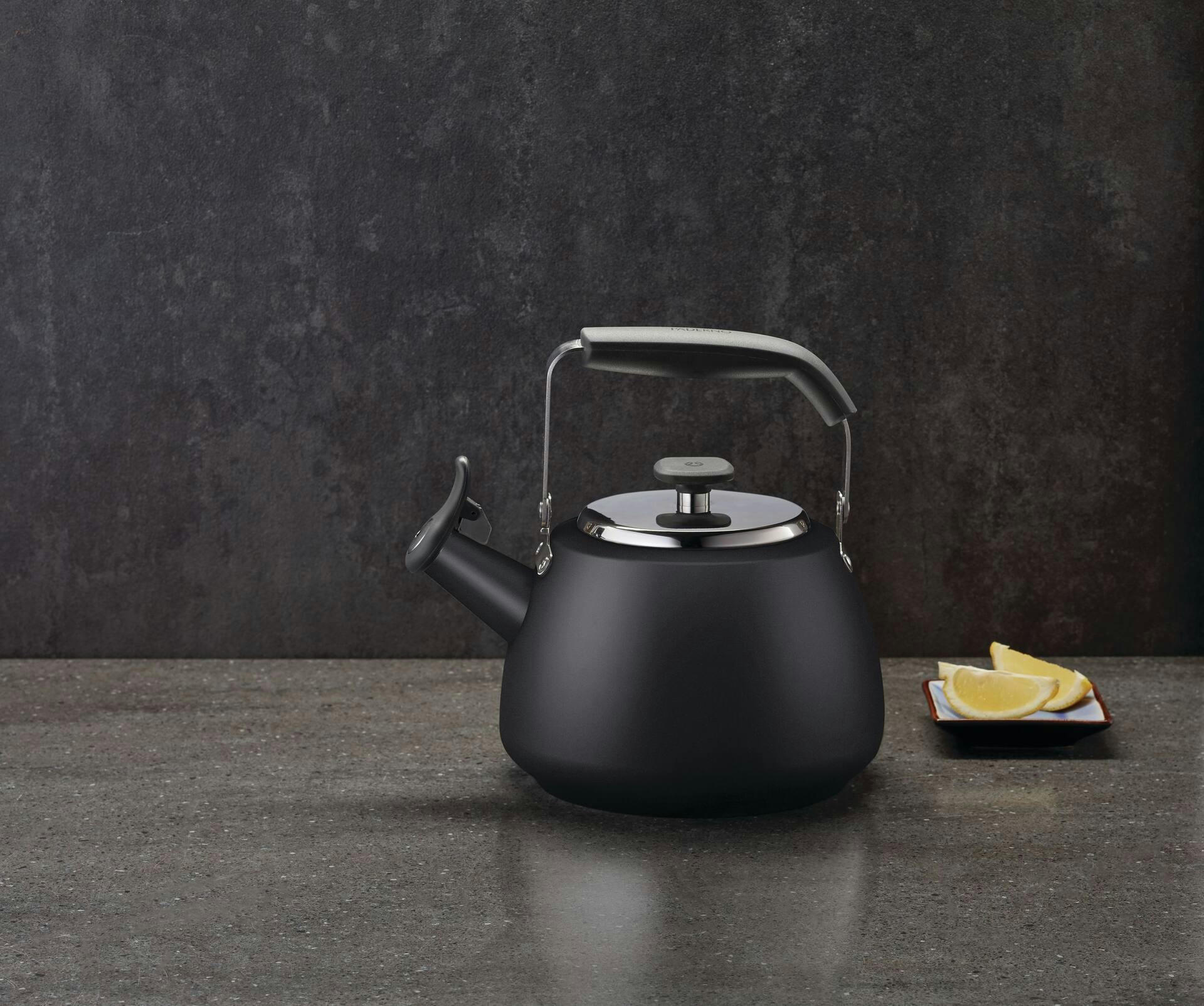 PADERNO Stainless Steel Stovetop Kettle, 1.9-L, Black