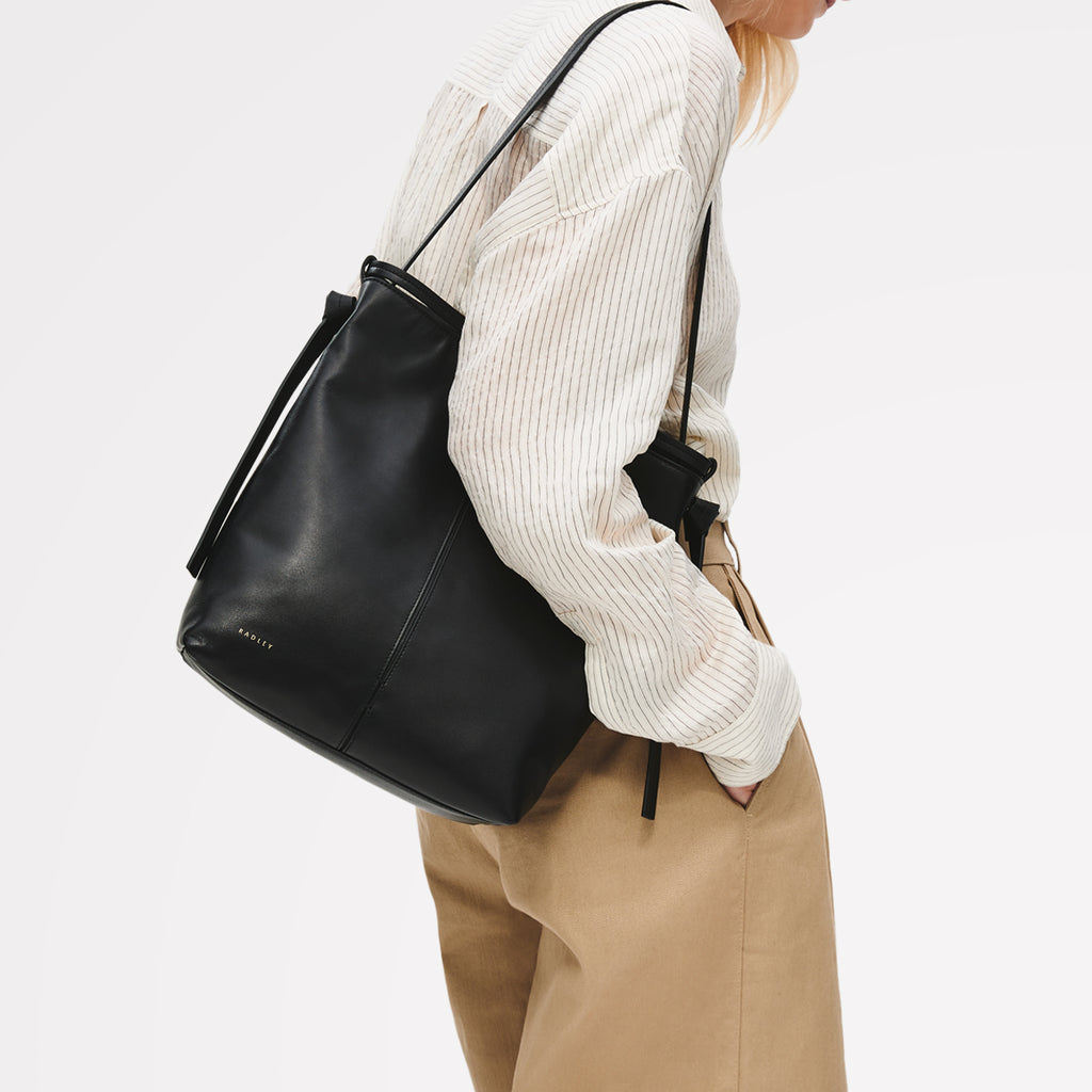 The Connaught - Medium Ziptop Shoulder