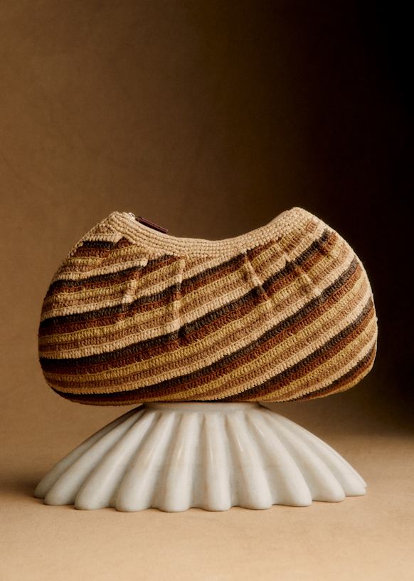 Paola Pouch